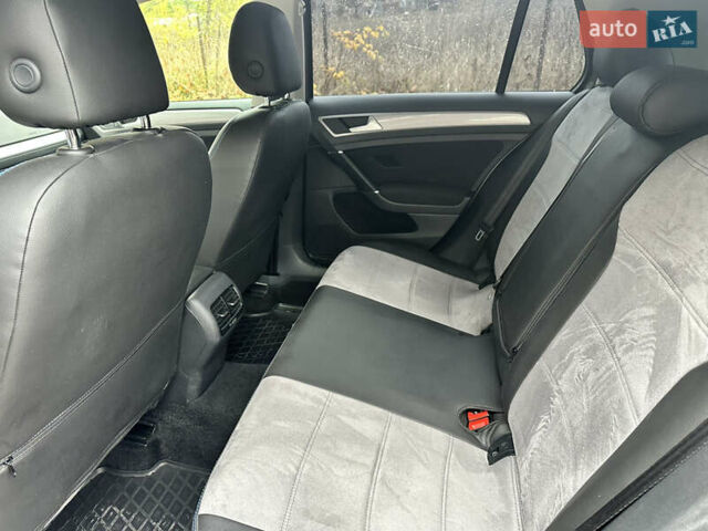 Серый Фольксваген e-Golf, объемом двигателя 0 л и пробегом 95 тыс. км за 8200 $, фото 6 на Automoto.ua