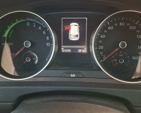 Серый Фольксваген e-Golf, объемом двигателя 0 л и пробегом 121 тыс. км за 9700 $, фото 5 на Automoto.ua