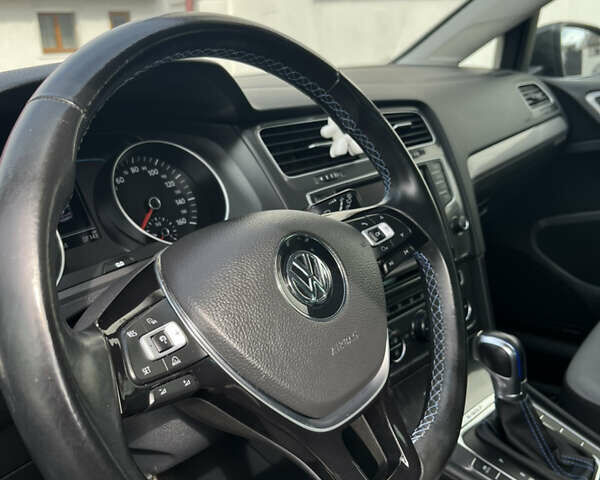 Серый Фольксваген e-Golf, объемом двигателя 0 л и пробегом 141 тыс. км за 9000 $, фото 8 на Automoto.ua