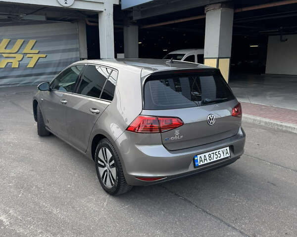 Серый Фольксваген e-Golf, объемом двигателя 0 л и пробегом 80 тыс. км за 9000 $, фото 3 на Automoto.ua