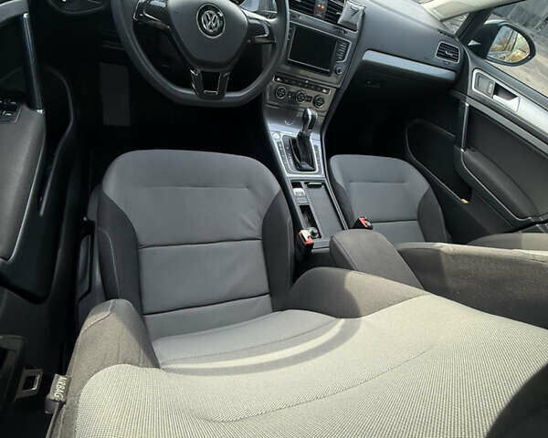 Сірий Фольксваген e-Golf, об'ємом двигуна 0 л та пробігом 165 тис. км за 8000 $, фото 33 на Automoto.ua