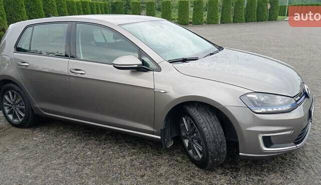 Серый Фольксваген e-Golf, объемом двигателя 0 л и пробегом 77 тыс. км за 8700 $, фото 2 на Automoto.ua