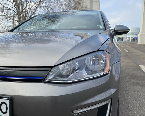 Сірий Фольксваген e-Golf, об'ємом двигуна 0 л та пробігом 87 тис. км за 11800 $, фото 10 на Automoto.ua