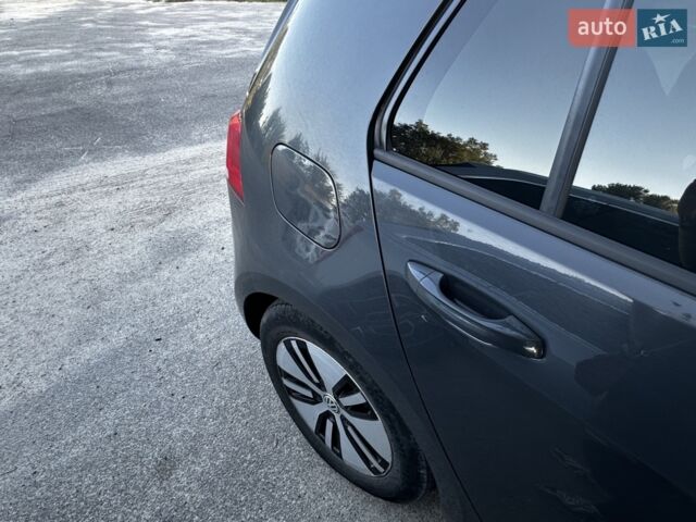 Сірий Фольксваген e-Golf, об'ємом двигуна 0 л та пробігом 160 тис. км за 9100 $, фото 9 на Automoto.ua