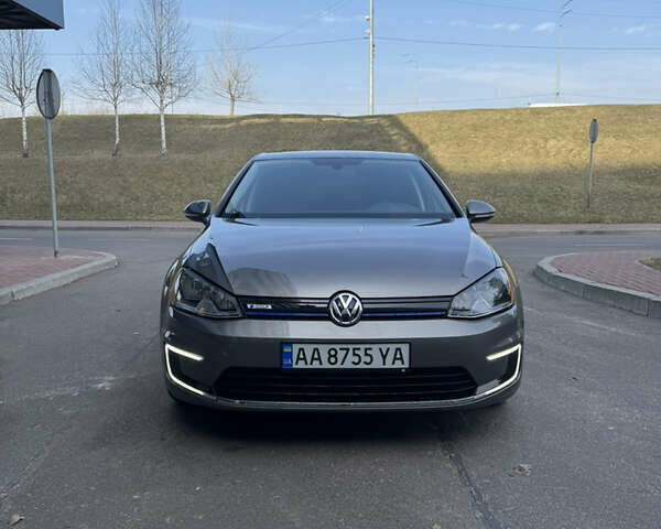 Серый Фольксваген e-Golf, объемом двигателя 0 л и пробегом 80 тыс. км за 9000 $, фото 2 на Automoto.ua