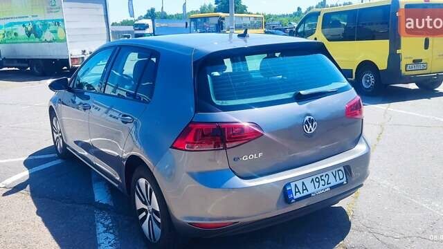 Серый Фольксваген e-Golf, объемом двигателя 0 л и пробегом 56 тыс. км за 10700 $, фото 3 на Automoto.ua