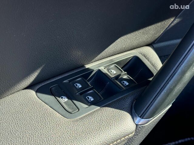 Серый Фольксваген e-Golf, объемом двигателя 0 л и пробегом 72 тыс. км за 11390 $, фото 13 на Automoto.ua