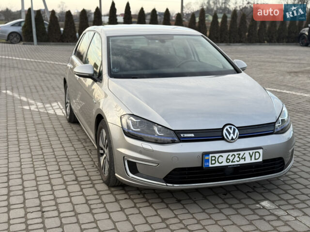 Серый Фольксваген e-Golf, объемом двигателя 0 л и пробегом 114 тыс. км за 9000 $, фото 21 на Automoto.ua