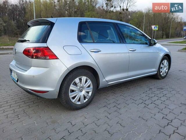 Серый Фольксваген e-Golf, объемом двигателя 0 л и пробегом 98 тыс. км за 9300 $, фото 30 на Automoto.ua