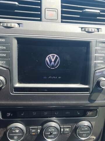 Серый Фольксваген e-Golf, объемом двигателя 0 л и пробегом 56 тыс. км за 10700 $, фото 6 на Automoto.ua