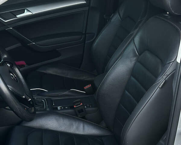 Серый Фольксваген e-Golf, объемом двигателя 0 л и пробегом 159 тыс. км за 9000 $, фото 15 на Automoto.ua