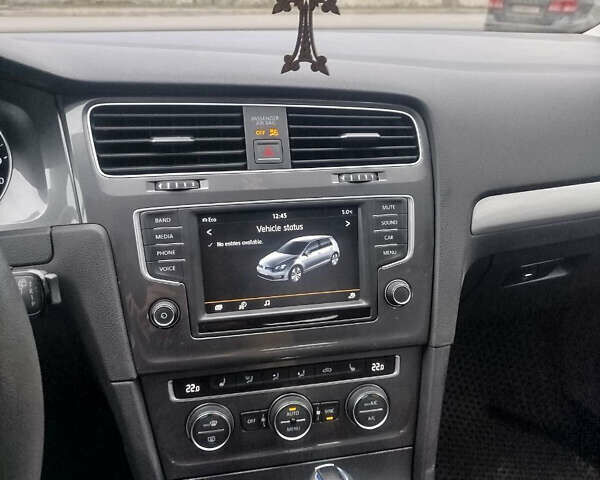 Серый Фольксваген e-Golf, объемом двигателя 0 л и пробегом 104 тыс. км за 8900 $, фото 5 на Automoto.ua