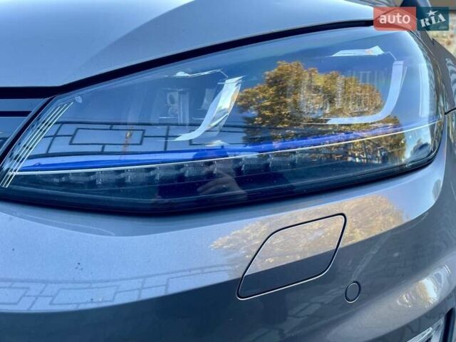 Серый Фольксваген e-Golf, объемом двигателя 0 л и пробегом 119 тыс. км за 10700 $, фото 14 на Automoto.ua