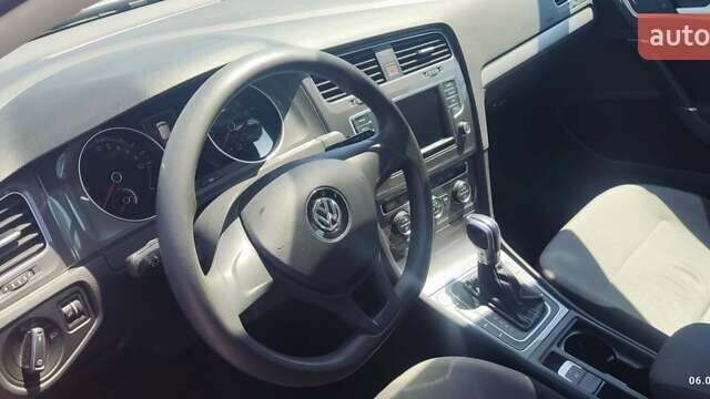 Серый Фольксваген e-Golf, объемом двигателя 0 л и пробегом 56 тыс. км за 10700 $, фото 7 на Automoto.ua