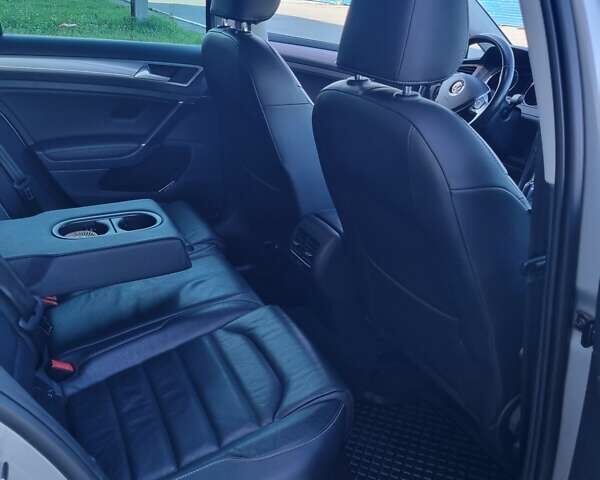 Сірий Фольксваген e-Golf, об'ємом двигуна 0 л та пробігом 48 тис. км за 12000 $, фото 28 на Automoto.ua