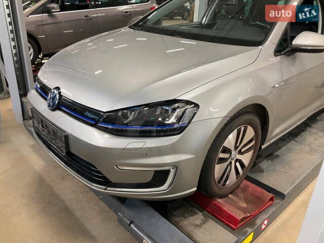 Серый Фольксваген e-Golf, объемом двигателя 0 л и пробегом 114 тыс. км за 8999 $, фото 13 на Automoto.ua