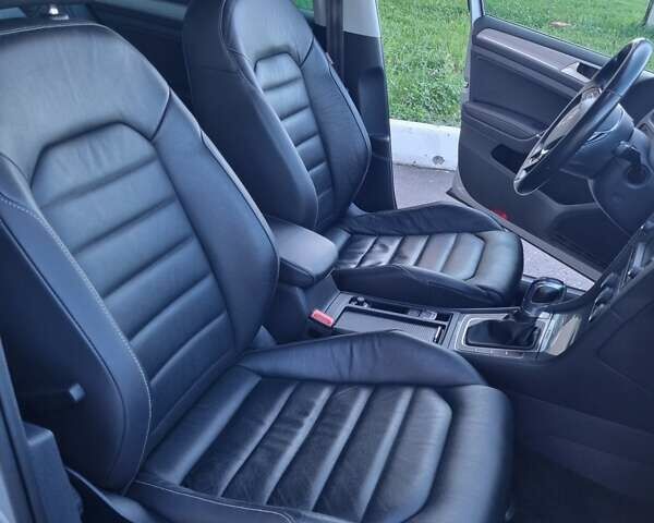 Сірий Фольксваген e-Golf, об'ємом двигуна 0 л та пробігом 48 тис. км за 12000 $, фото 24 на Automoto.ua