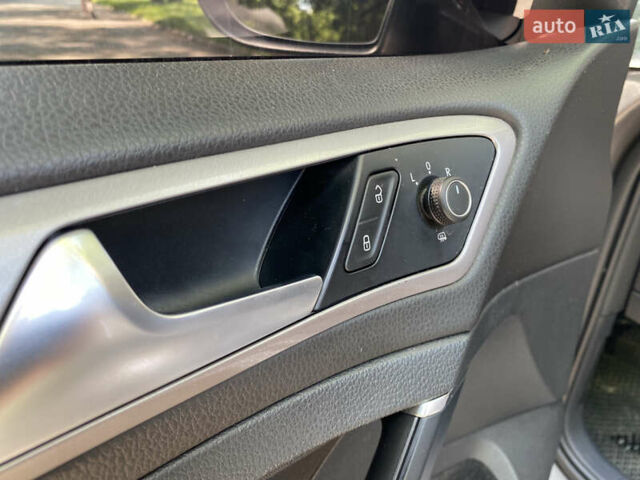 Серый Фольксваген e-Golf, объемом двигателя 0 л и пробегом 73 тыс. км за 8900 $, фото 21 на Automoto.ua