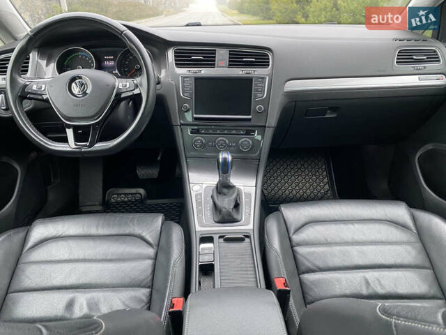 Серый Фольксваген e-Golf, объемом двигателя 0 л и пробегом 110 тыс. км за 8800 $, фото 23 на Automoto.ua
