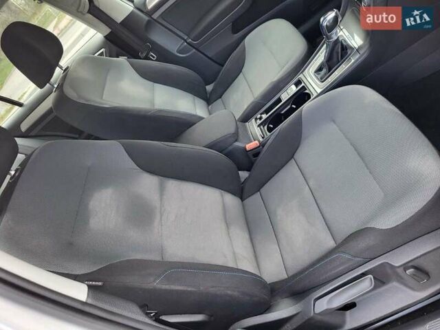Серый Фольксваген e-Golf, объемом двигателя 0 л и пробегом 98 тыс. км за 9300 $, фото 7 на Automoto.ua