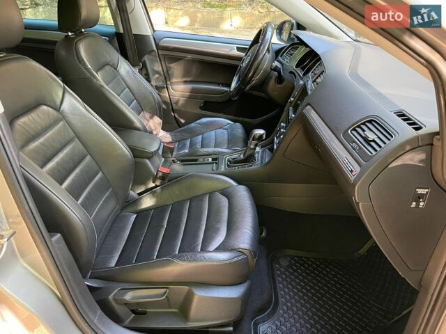 Серый Фольксваген e-Golf, объемом двигателя 0 л и пробегом 104 тыс. км за 9988 $, фото 15 на Automoto.ua