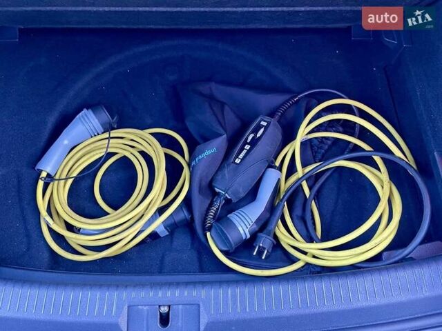 Серый Фольксваген e-Golf, объемом двигателя 0 л и пробегом 119 тыс. км за 10700 $, фото 56 на Automoto.ua