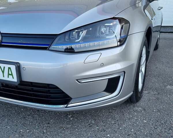 Сірий Фольксваген e-Golf, об'ємом двигуна 0 л та пробігом 48 тис. км за 12000 $, фото 7 на Automoto.ua