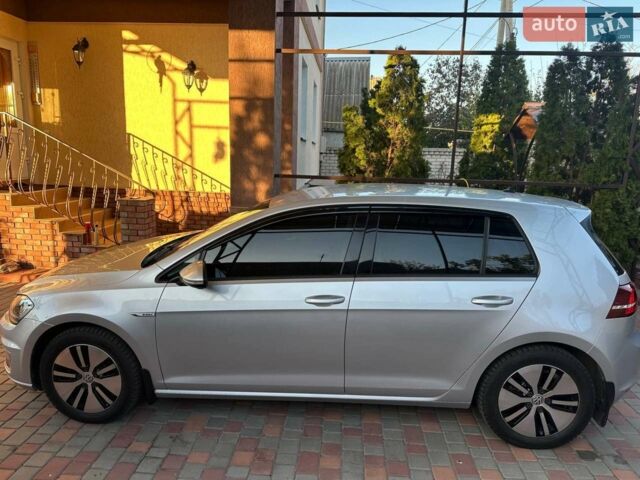 Серый Фольксваген e-Golf, объемом двигателя 0 л и пробегом 39 тыс. км за 12000 $, фото 2 на Automoto.ua