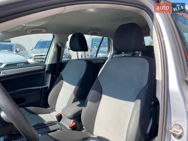 Серый Фольксваген e-Golf, объемом двигателя 0 л и пробегом 115 тыс. км за 8500 $, фото 17 на Automoto.ua