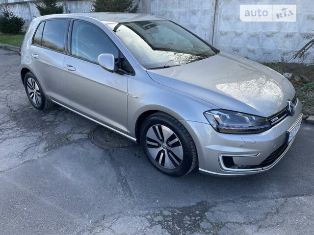 Серый Фольксваген e-Golf, объемом двигателя 0 л и пробегом 70 тыс. км за 13400 $, фото 21 на Automoto.ua