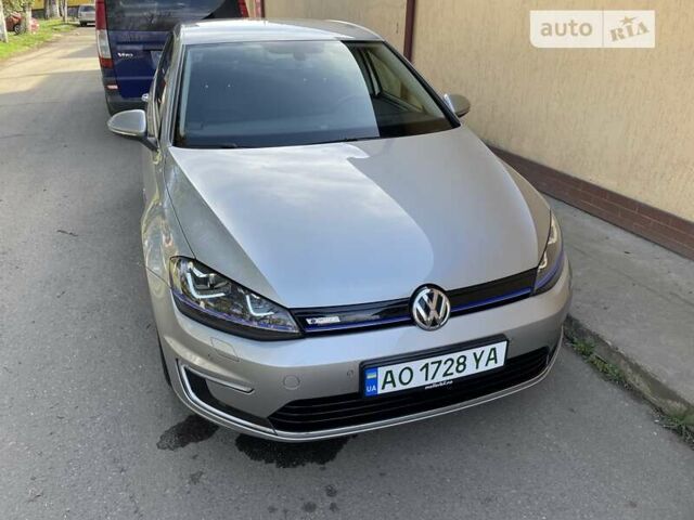 Серый Фольксваген e-Golf, объемом двигателя 0 л и пробегом 70 тыс. км за 13400 $, фото 13 на Automoto.ua