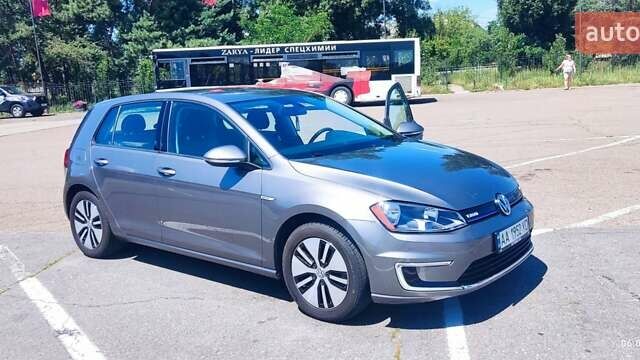 Серый Фольксваген e-Golf, объемом двигателя 0 л и пробегом 56 тыс. км за 10700 $, фото 5 на Automoto.ua