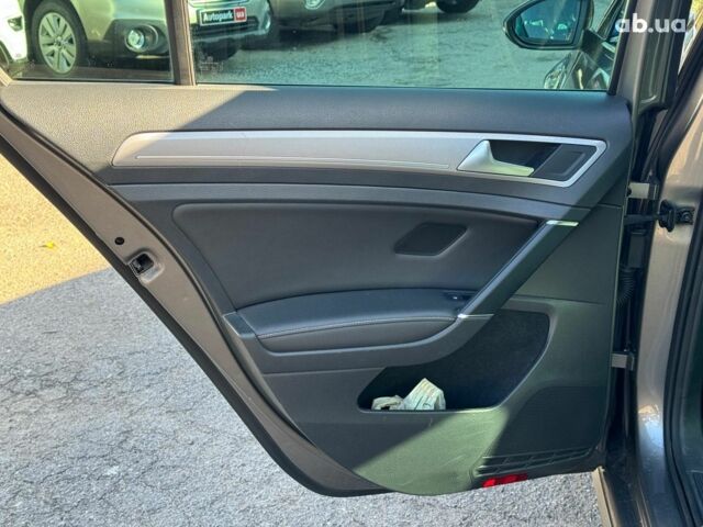 Серый Фольксваген e-Golf, объемом двигателя 0 л и пробегом 72 тыс. км за 11390 $, фото 18 на Automoto.ua