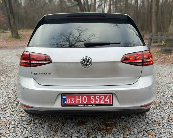 Серый Фольксваген e-Golf, объемом двигателя 0 л и пробегом 120 тыс. км за 7999 $, фото 9 на Automoto.ua