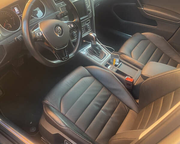 Серый Фольксваген e-Golf, объемом двигателя 0 л и пробегом 81 тыс. км за 9500 $, фото 5 на Automoto.ua