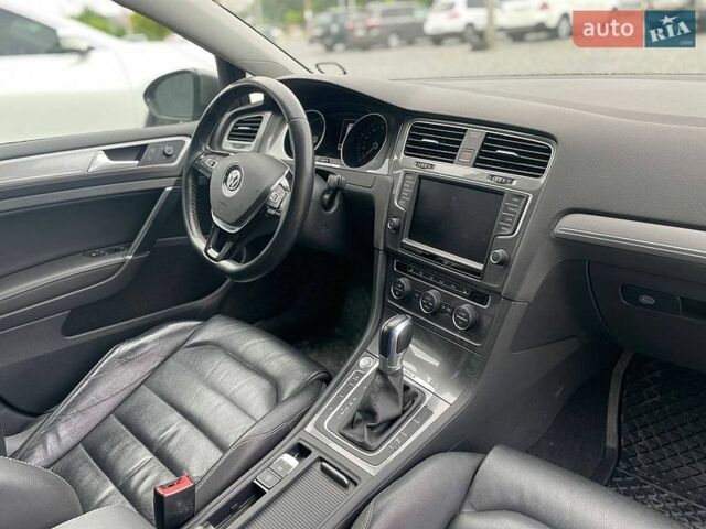 Серый Фольксваген e-Golf, объемом двигателя 0 л и пробегом 135 тыс. км за 8300 $, фото 7 на Automoto.ua