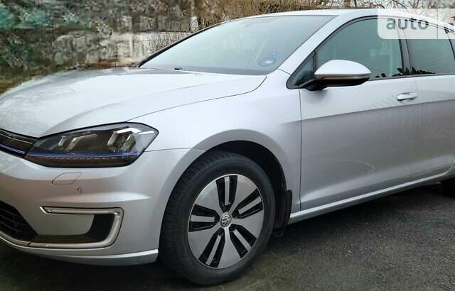 Серый Фольксваген e-Golf, объемом двигателя 0 л и пробегом 133 тыс. км за 9200 $, фото 1 на Automoto.ua