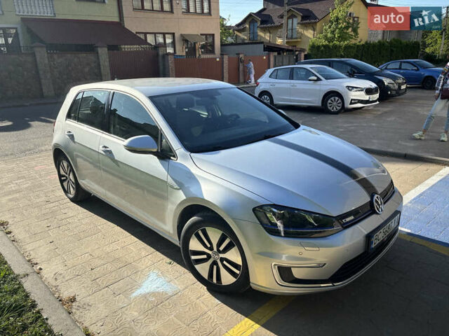 Серый Фольксваген e-Golf, объемом двигателя 0 л и пробегом 65 тыс. км за 10500 $, фото 6 на Automoto.ua