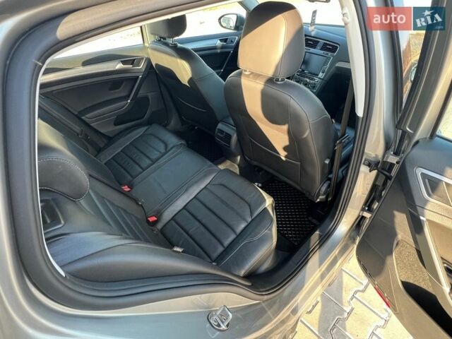 Серый Фольксваген e-Golf, объемом двигателя 0 л и пробегом 127 тыс. км за 8550 $, фото 11 на Automoto.ua