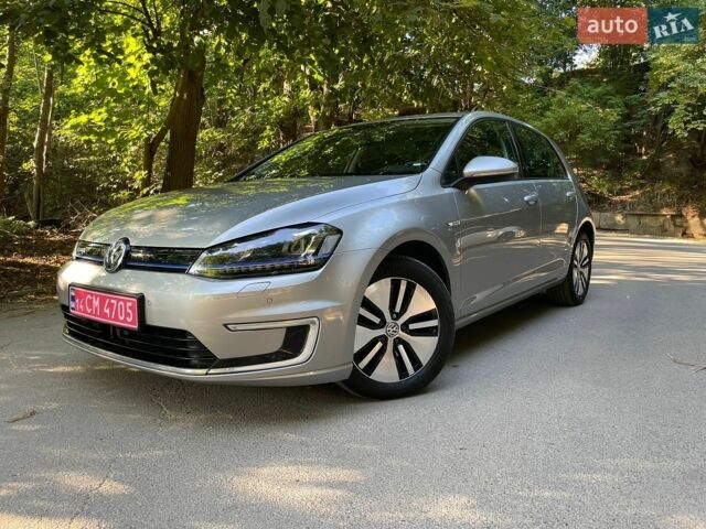 Серый Фольксваген e-Golf, объемом двигателя 0 л и пробегом 104 тыс. км за 9988 $, фото 37 на Automoto.ua