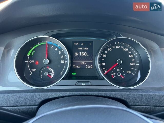 Серый Фольксваген e-Golf, объемом двигателя 0 л и пробегом 127 тыс. км за 8550 $, фото 29 на Automoto.ua
