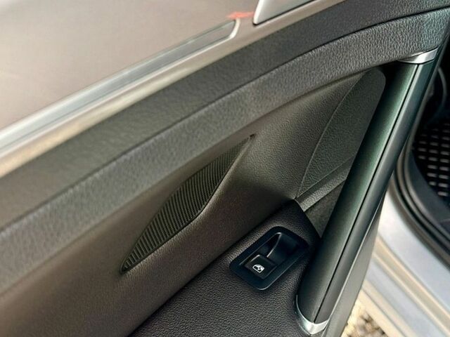 Сірий Фольксваген e-Golf, об'ємом двигуна 0 л та пробігом 130 тис. км за 8799 $, фото 30 на Automoto.ua