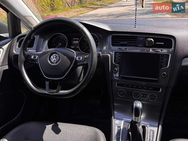Серый Фольксваген e-Golf, объемом двигателя 0 л и пробегом 139 тыс. км за 9600 $, фото 9 на Automoto.ua