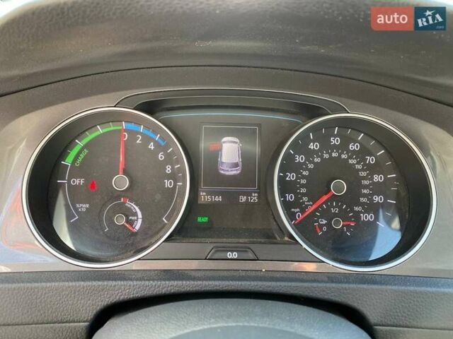 Серый Фольксваген e-Golf, объемом двигателя 0 л и пробегом 115 тыс. км за 8500 $, фото 12 на Automoto.ua