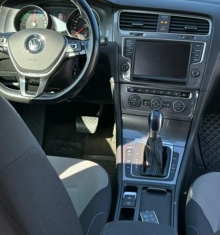 Серый Фольксваген e-Golf, объемом двигателя 0 л и пробегом 155 тыс. км за 8000 $, фото 12 на Automoto.ua