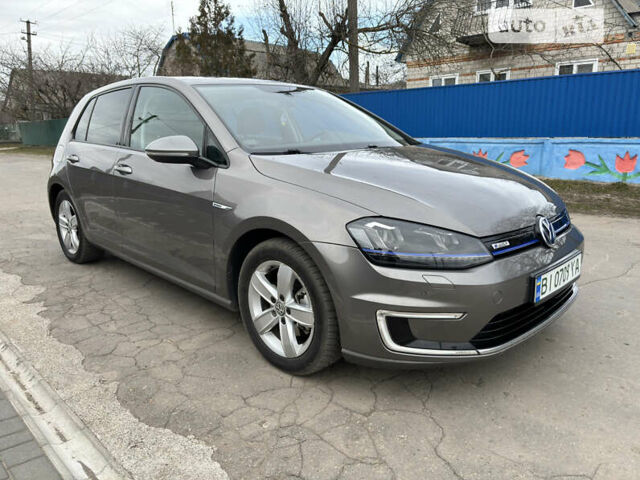 Серый Фольксваген e-Golf, объемом двигателя 0 л и пробегом 100 тыс. км за 13800 $, фото 18 на Automoto.ua