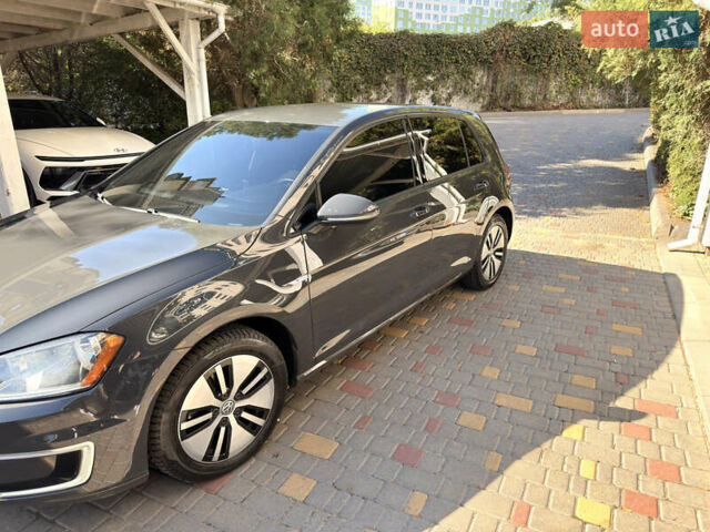 Серый Фольксваген e-Golf, объемом двигателя 0 л и пробегом 165 тыс. км за 8800 $, фото 6 на Automoto.ua