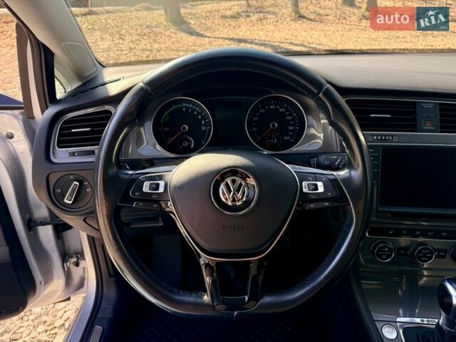 Серый Фольксваген e-Golf, объемом двигателя 0 л и пробегом 130 тыс. км за 8900 $, фото 19 на Automoto.ua
