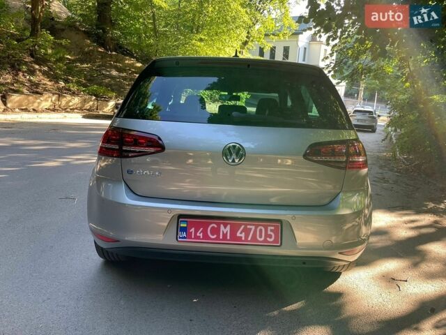 Серый Фольксваген e-Golf, объемом двигателя 0 л и пробегом 104 тыс. км за 9988 $, фото 4 на Automoto.ua