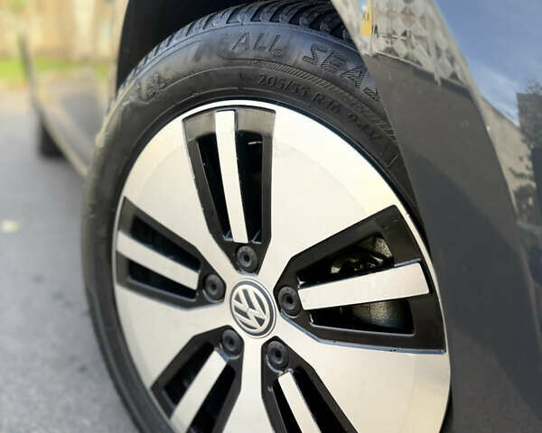 Сірий Фольксваген e-Golf, об'ємом двигуна 0 л та пробігом 165 тис. км за 8000 $, фото 22 на Automoto.ua